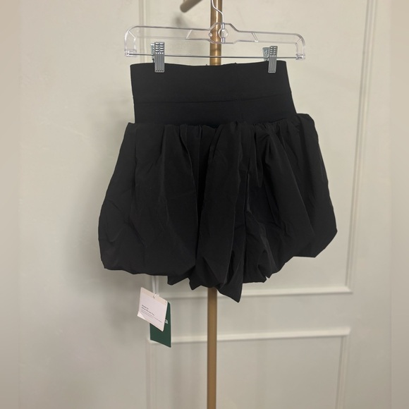 HALARA Medium NWT High Waisted Drawstring Casual Bubble Shorts with Pockets - Picture 3 of 4
